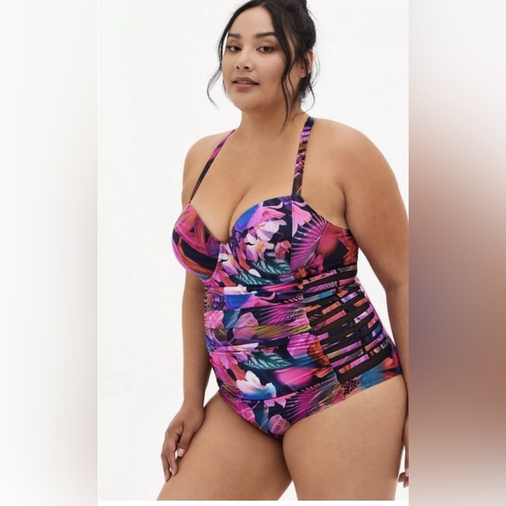 Torrid Slim Fix Underwire Lattice Side One Piece Swimsuit 4x DD/F cup